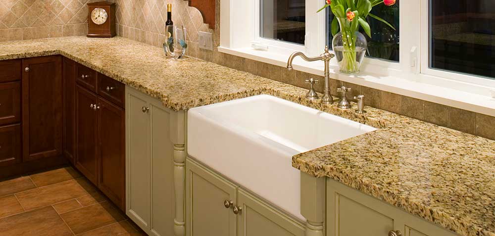 Clean kitchen sink and faucet